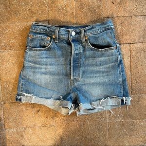 - LEVIS RIBCAGE STRAIGHT CUT OFF SHORTS